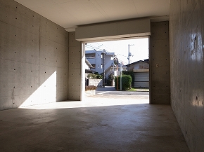 ガレージ内