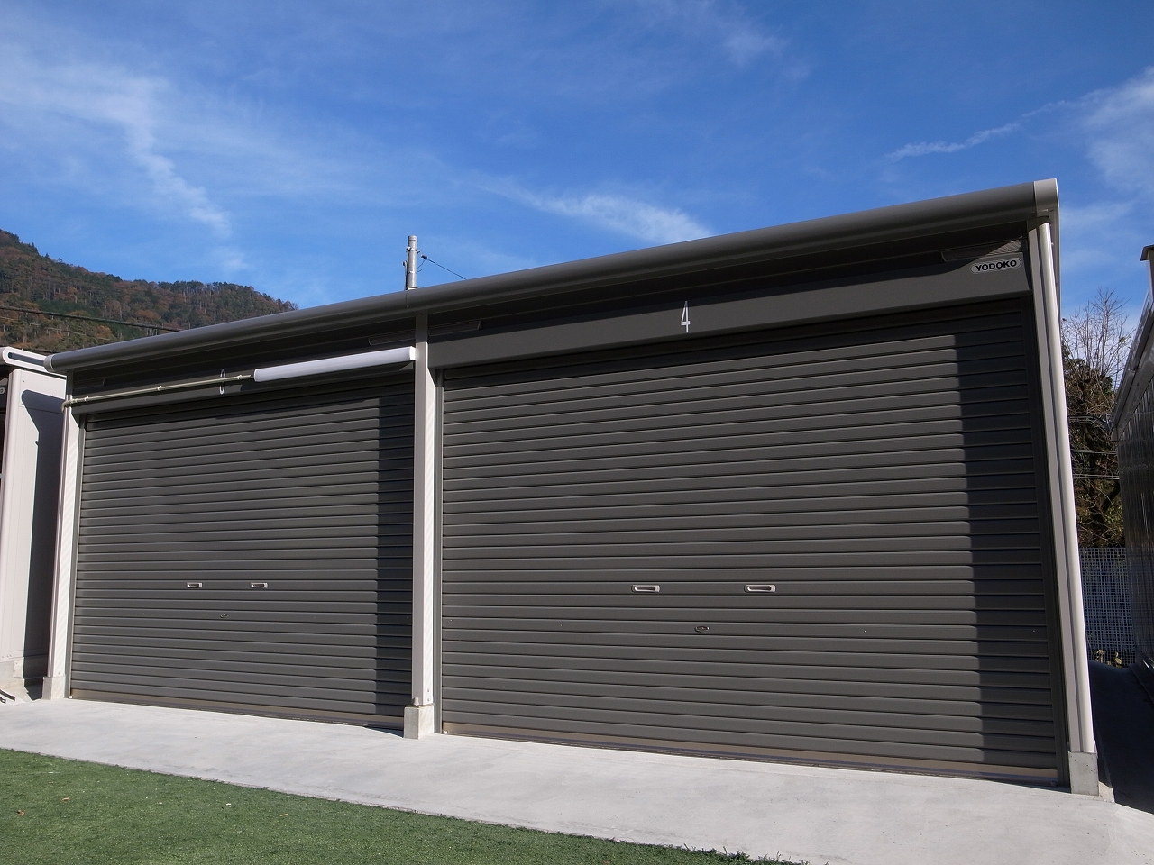 Hobbyhouse原 都会の喧騒を離れ独り愉しむ森の中の山賊ガレージ